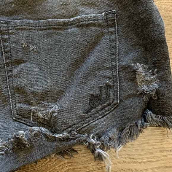 EXPRESS Size 8 Jean Shorts - Picture 5 of 7